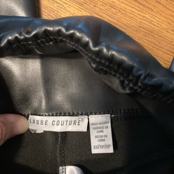 La Classe Couture Women’s Pants. - Picture 3 of 4